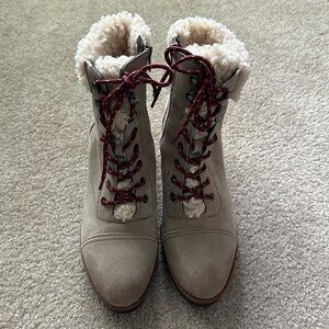 Naturalizer Varuna 2 Oatmeal Suede Side Zip Heeled Boots Women’s Size 9.5